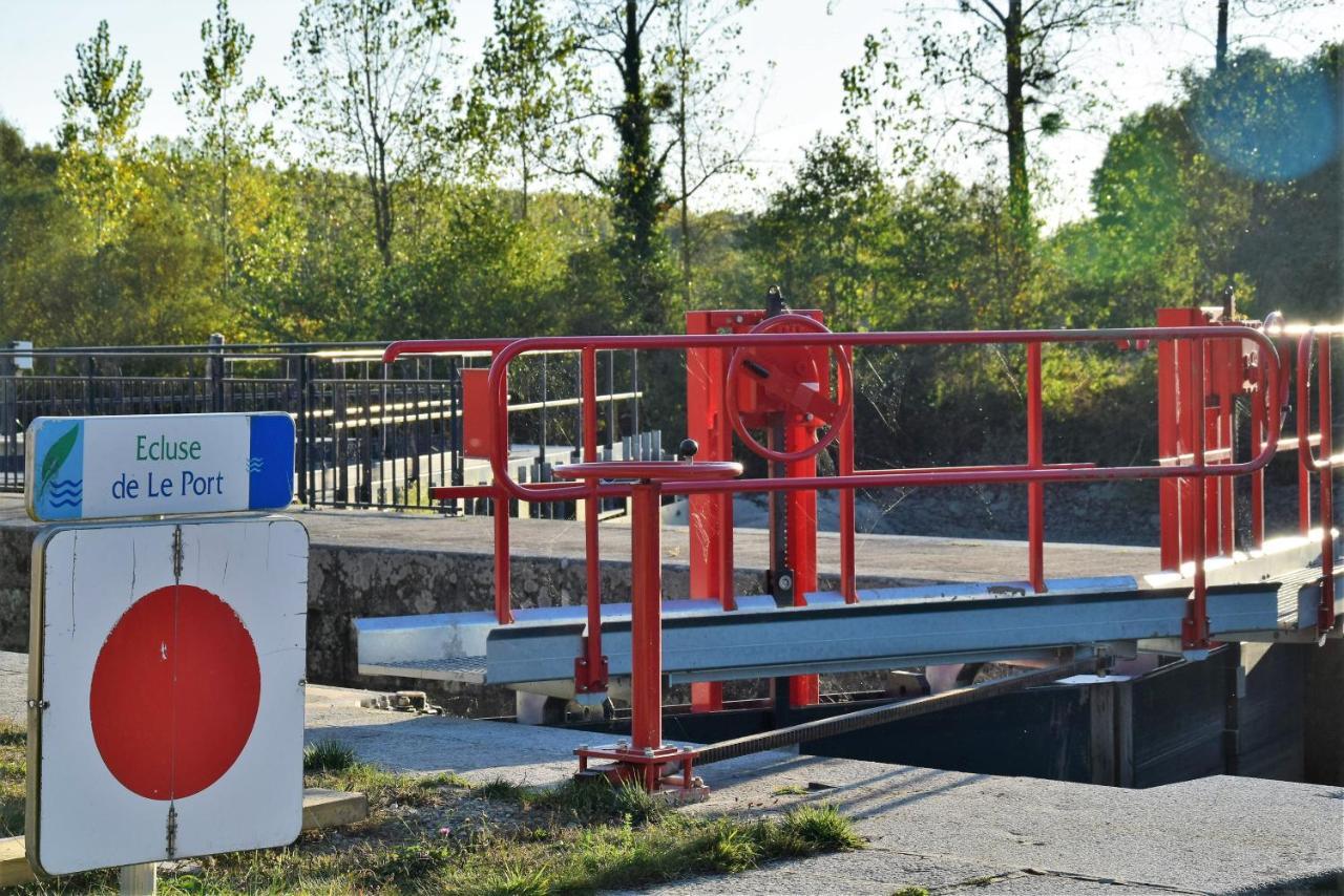 לינה וארוחת בוקר Sace Ecluse Le Port, Etape Velofrancette מראה חיצוני תמונה
